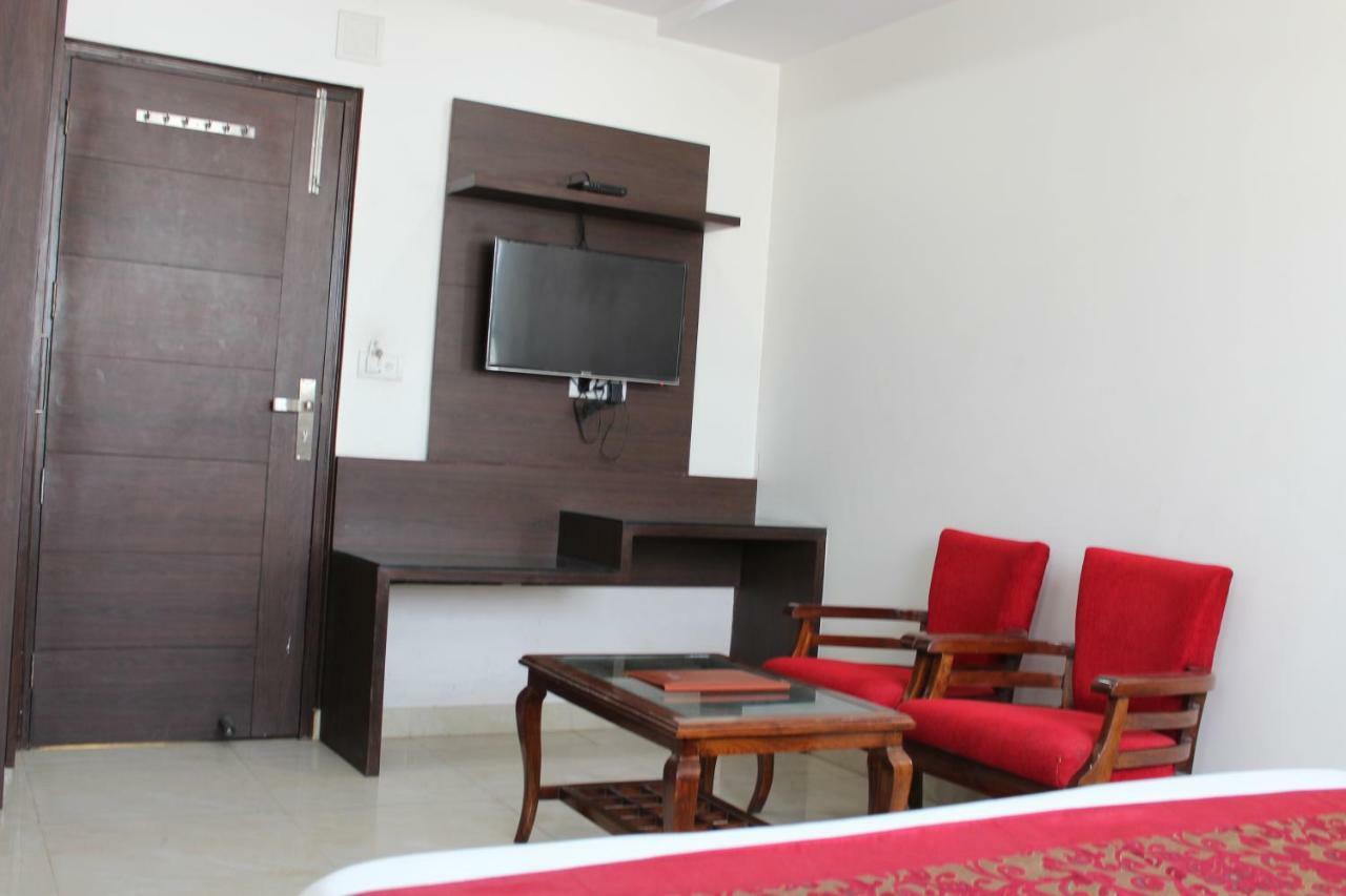 Hotel Lav Kush Deluxe " 3 Min Walking From New Delhi Railway Station " Εξωτερικό φωτογραφία