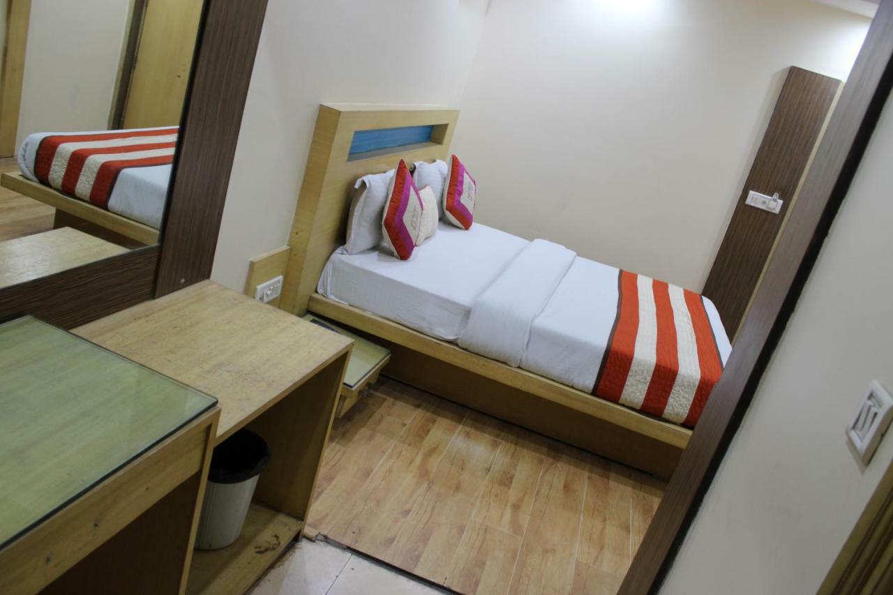 Hotel Lav Kush Deluxe " 3 Min Walking From New Delhi Railway Station " Εξωτερικό φωτογραφία