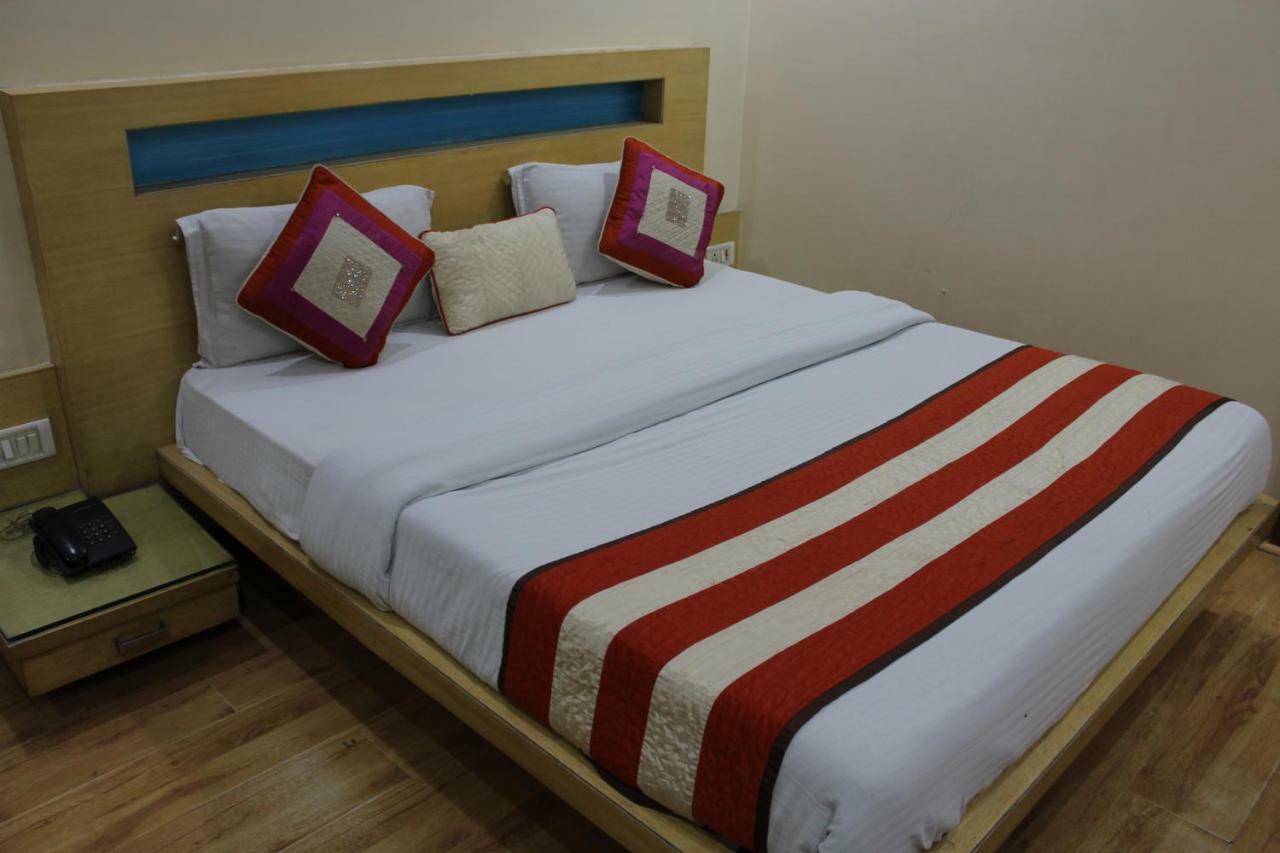 Hotel Lav Kush Deluxe " 3 Min Walking From New Delhi Railway Station " Εξωτερικό φωτογραφία