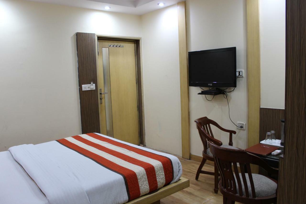 Hotel Lav Kush Deluxe " 3 Min Walking From New Delhi Railway Station " Εξωτερικό φωτογραφία